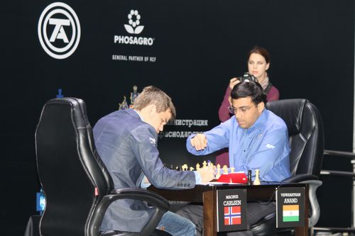 Quinta partida por el campeonato mundial de ajedrez 2015